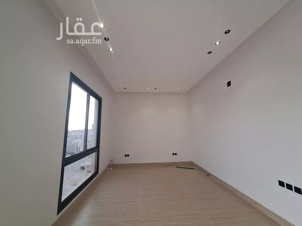 6 bedroom villa in Dhahrat Laban 7