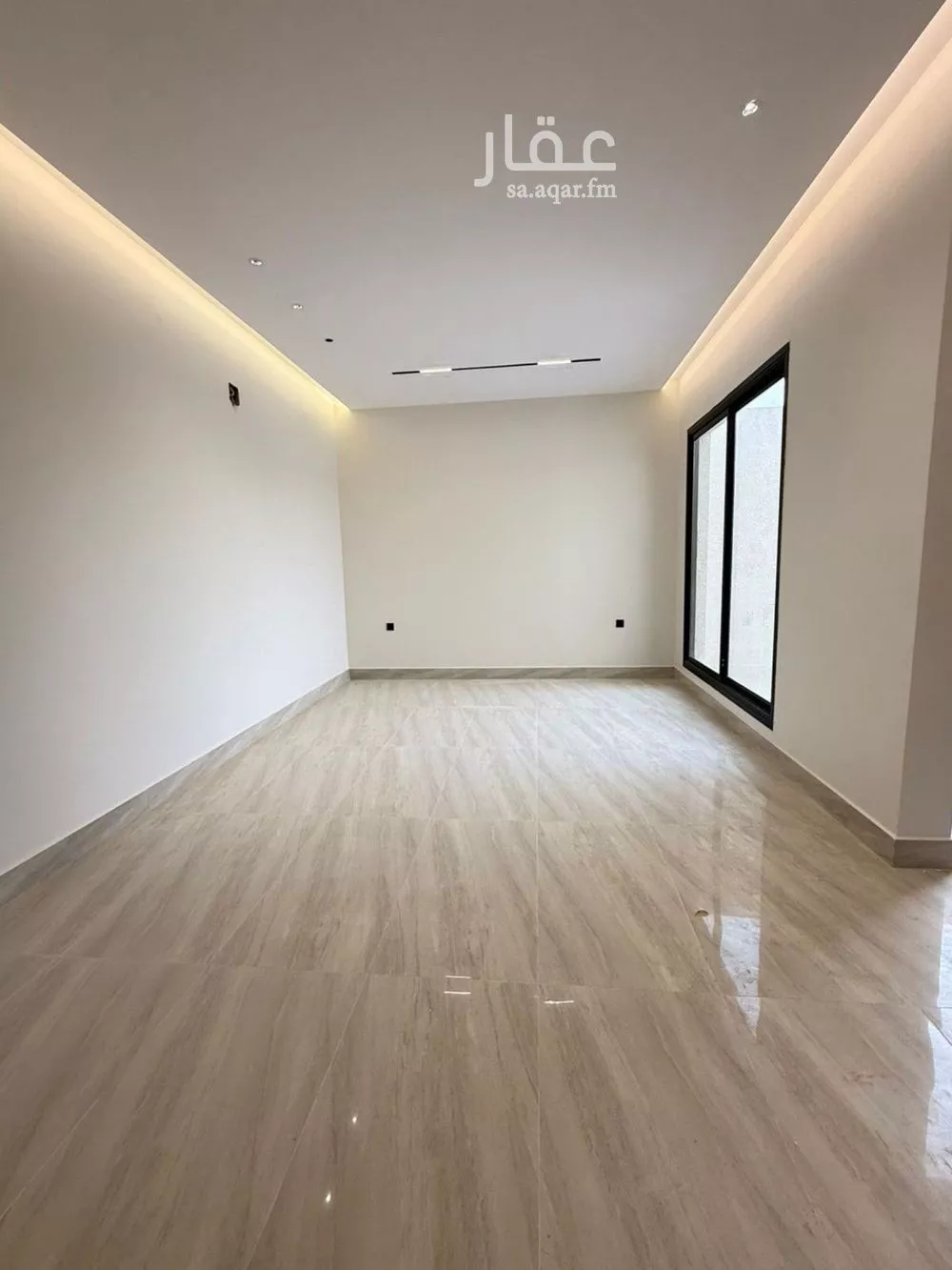فيلا 5 غرف في عكاظ 12