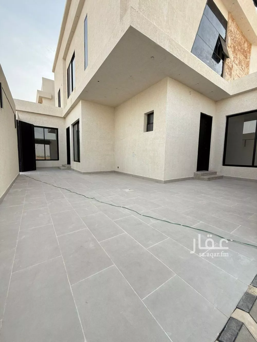 فيلا 5 غرف في عكاظ 15