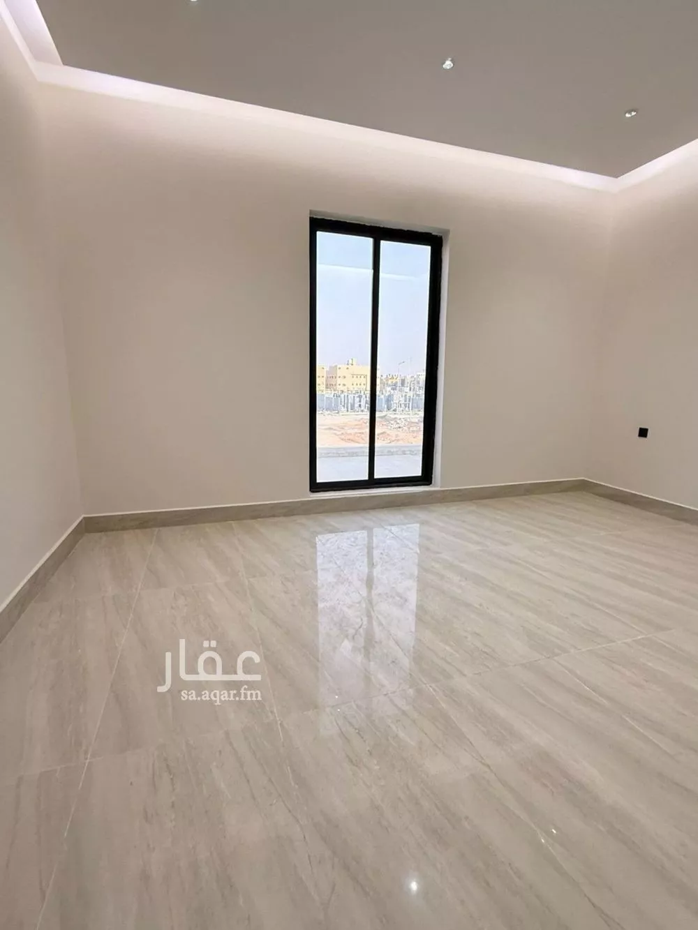 فيلا 5 غرف في عكاظ 7