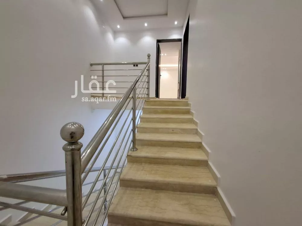 5 bedroom villa in Badr 3