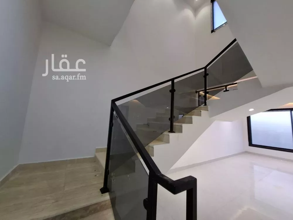 5 bedroom villa in Badr 8