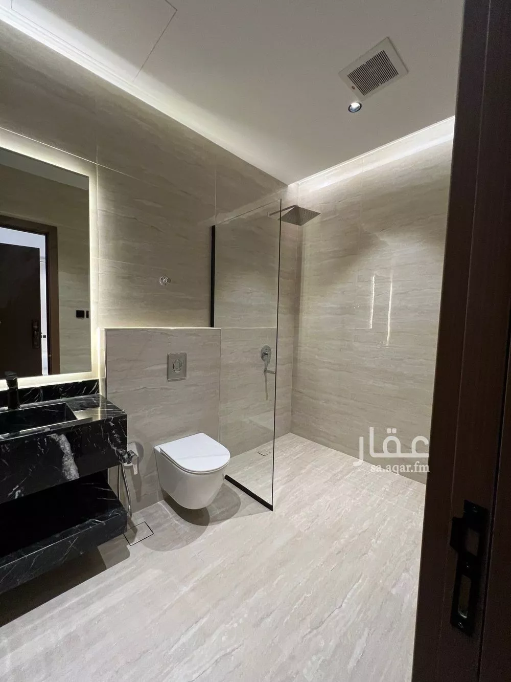 5 bedroom villa in Al Malqa 19