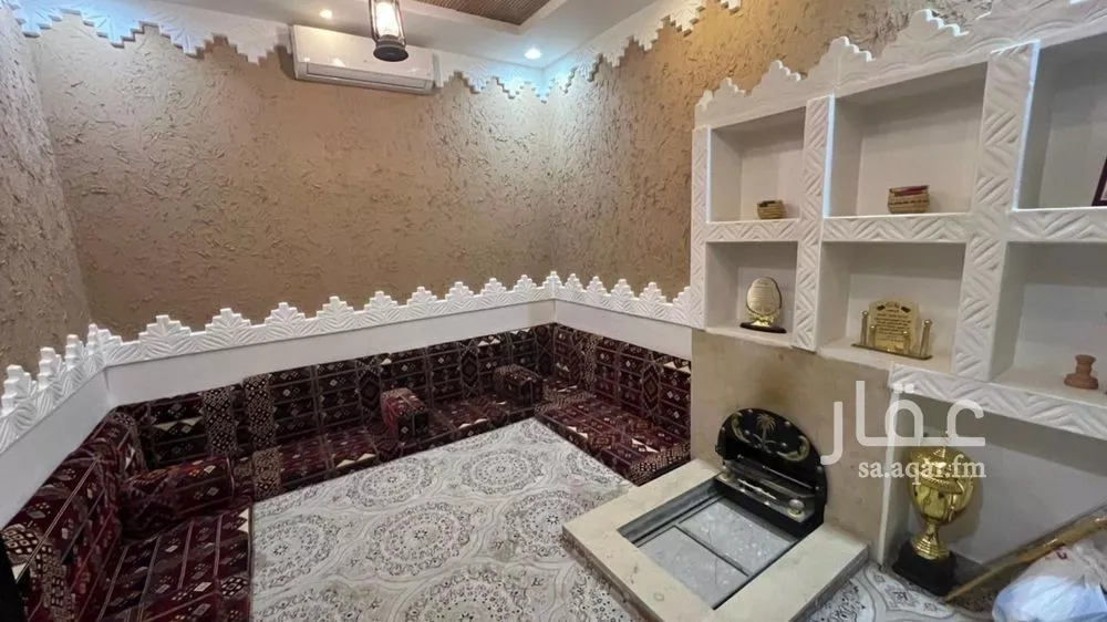 فيلا 9 غرف في العارض 7