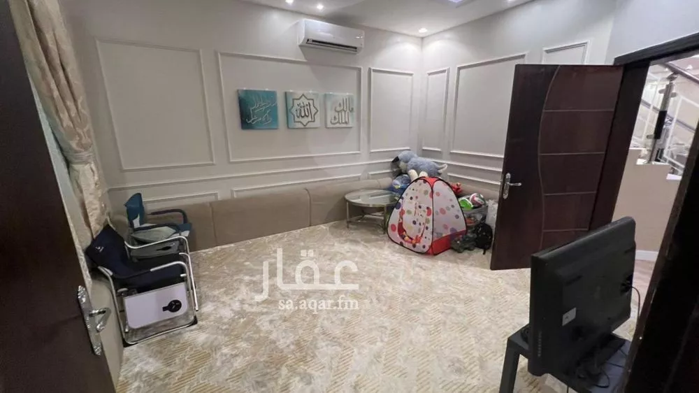 فيلا 9 غرف في العارض 8