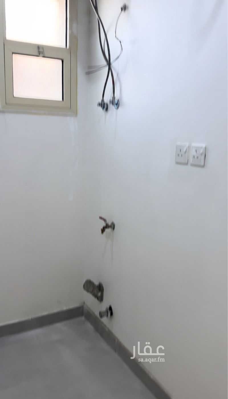 4 bedroom apartment in Shubra, Riyadh 5