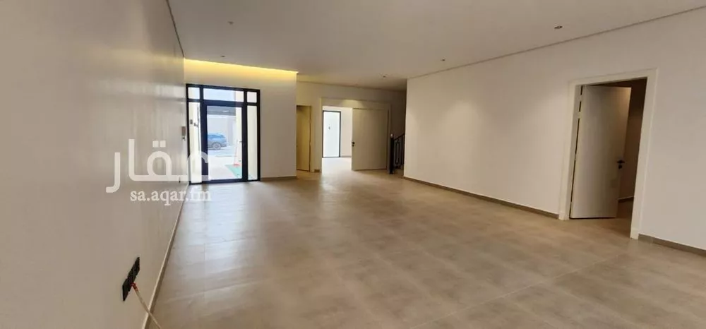 4 bedroom villa in Al Hazm 15