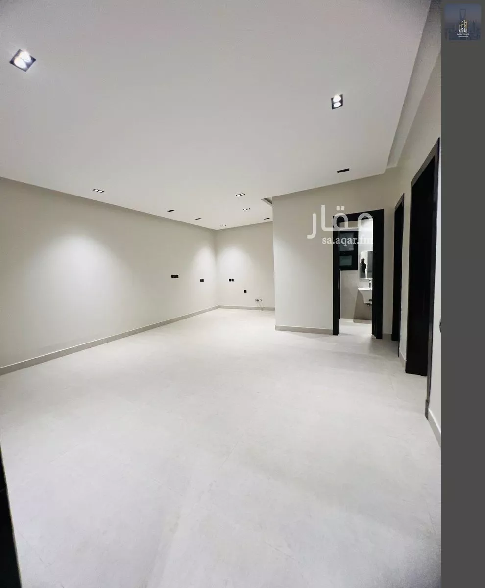 5 bedroom villa in Al Rimal 9