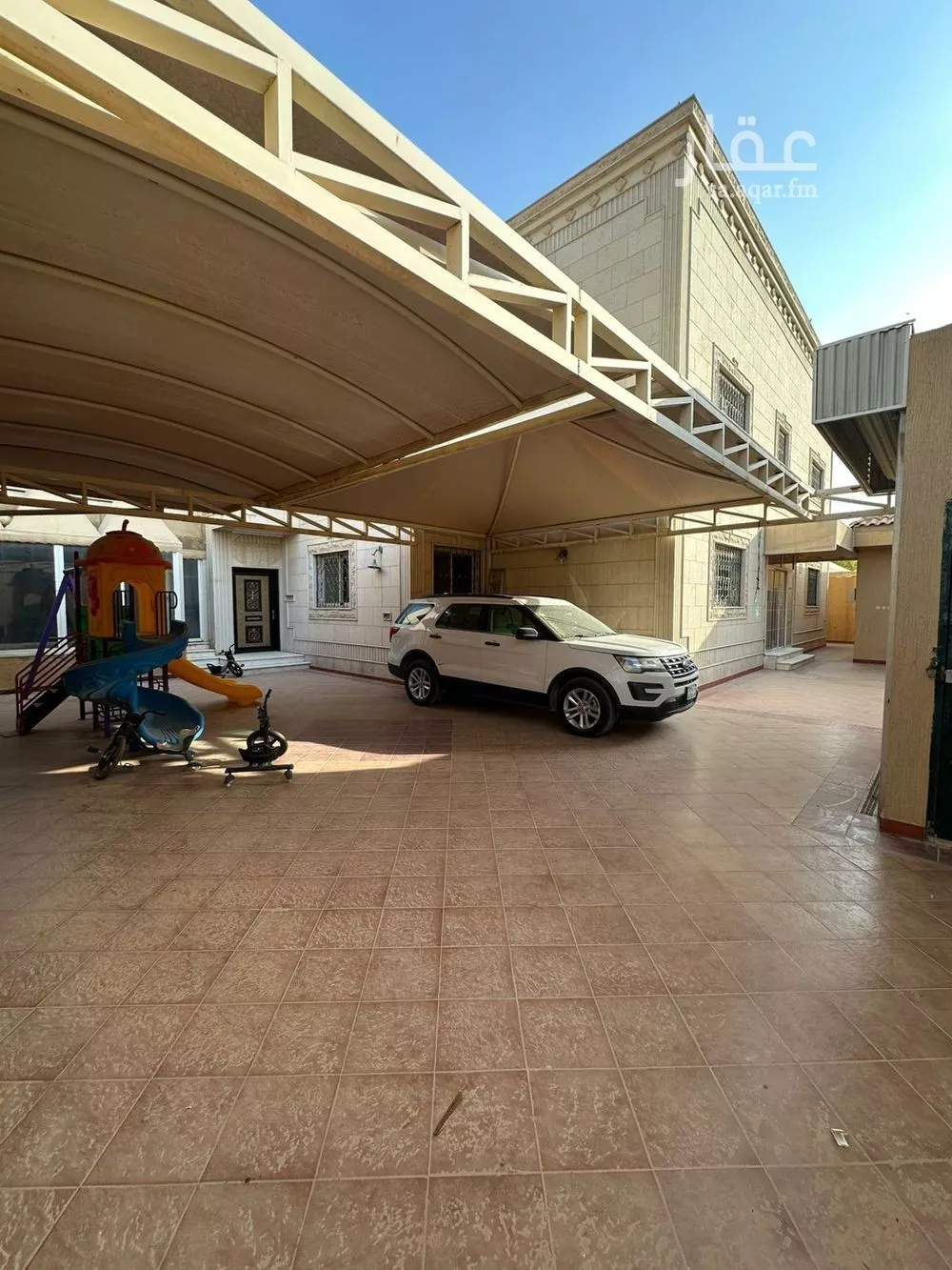 10 bedroom villa in Al Sahafah 4