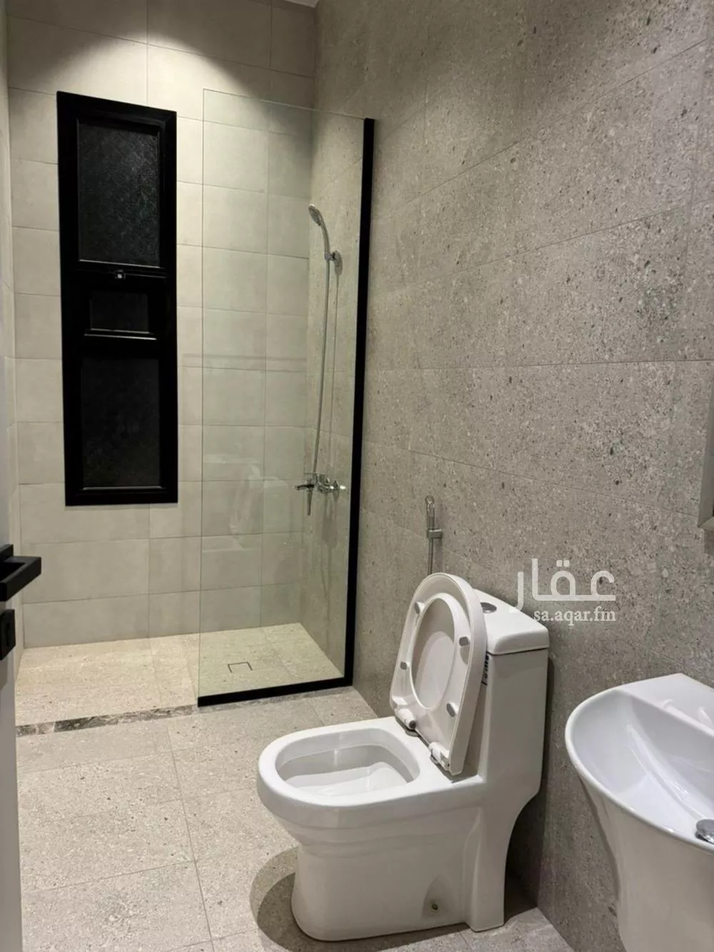 شقة 3 غرف في العارض 10