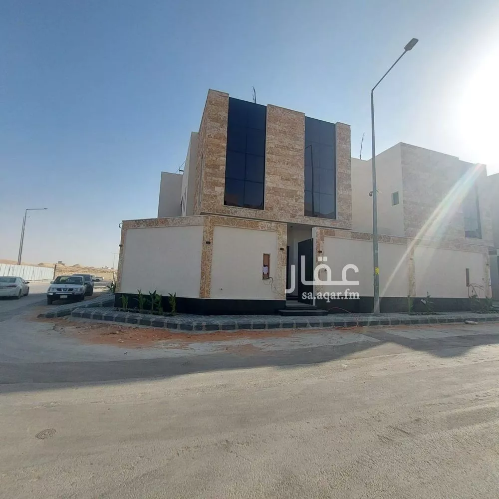 5 bedroom villa in Al Narjis 2