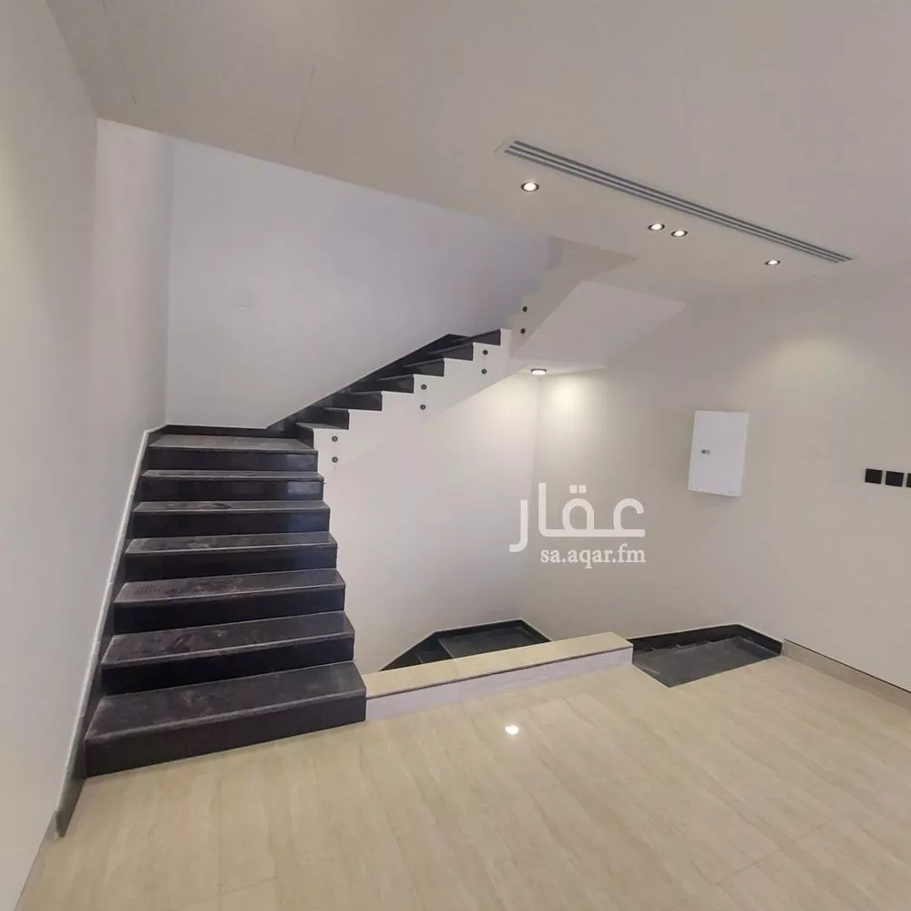 5 bedroom villa in Al Narjis 17