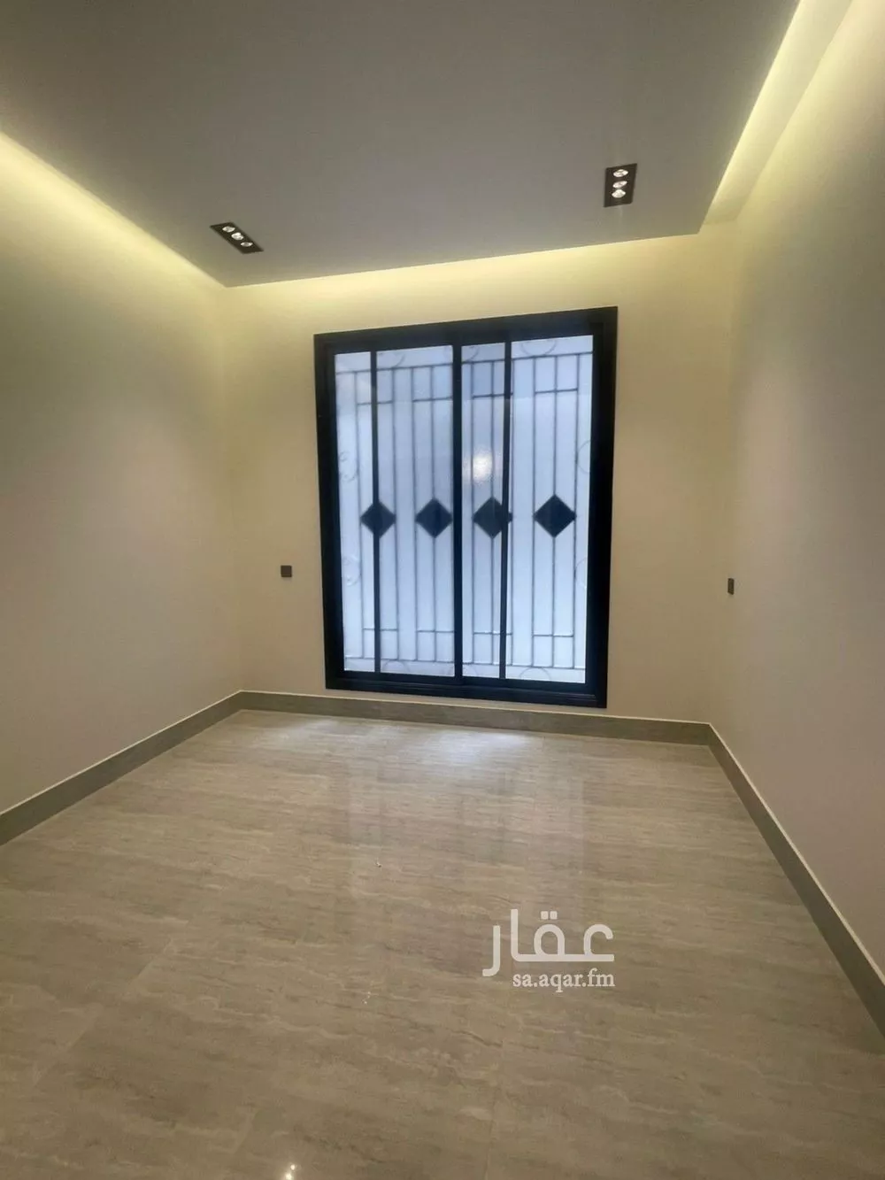 5 bedroom villa in Al Rimal 9