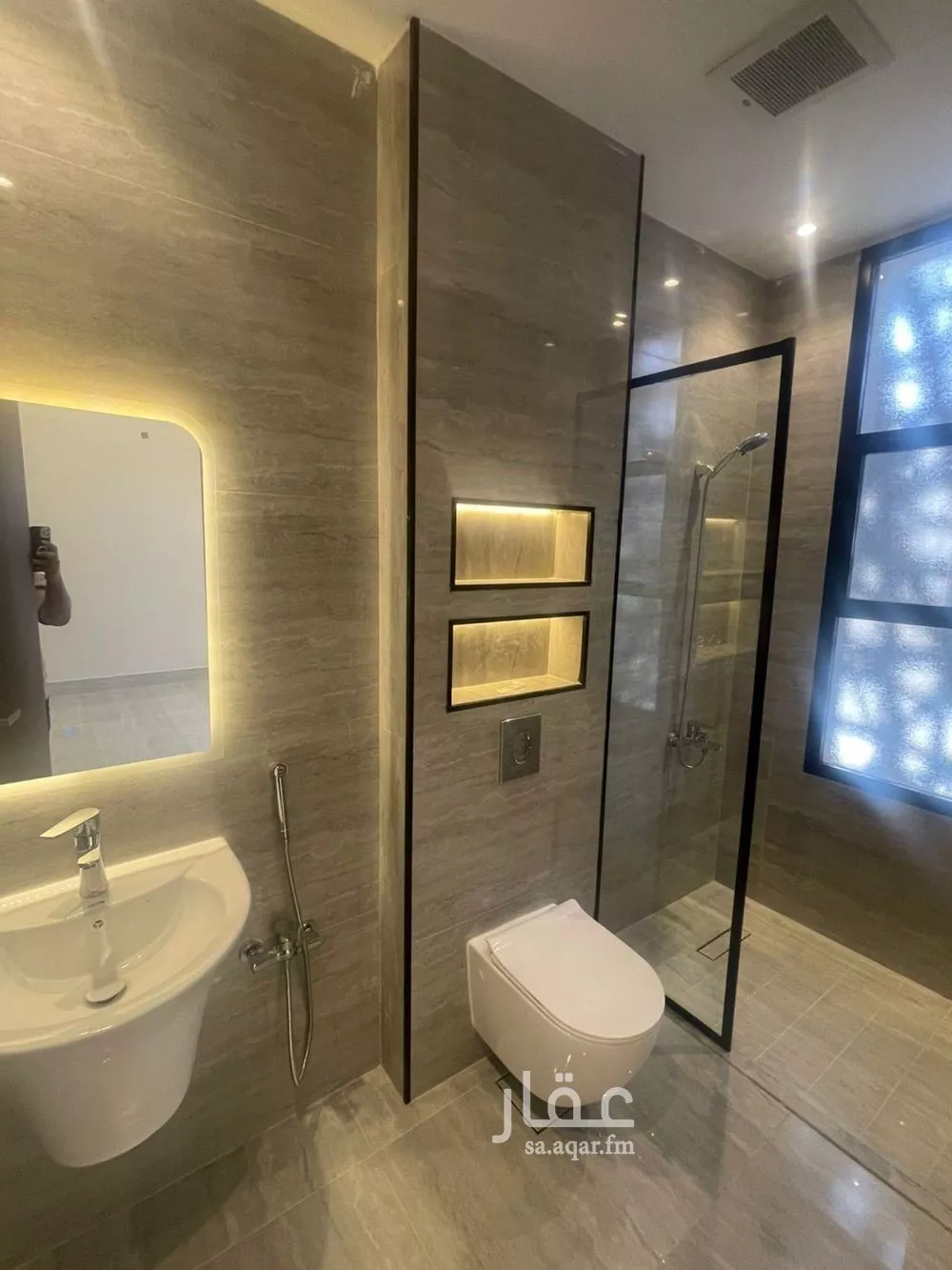 7 bedroom villa in Al Rimal 11