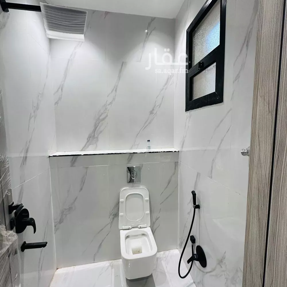 9 bedroom villa in Dhahrat Namar 24