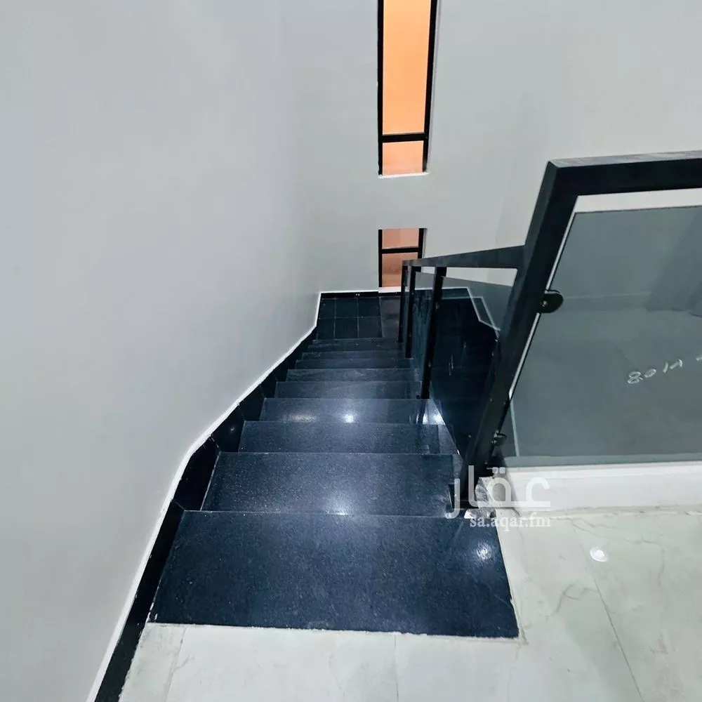 9 bedroom villa in Dhahrat Namar 8