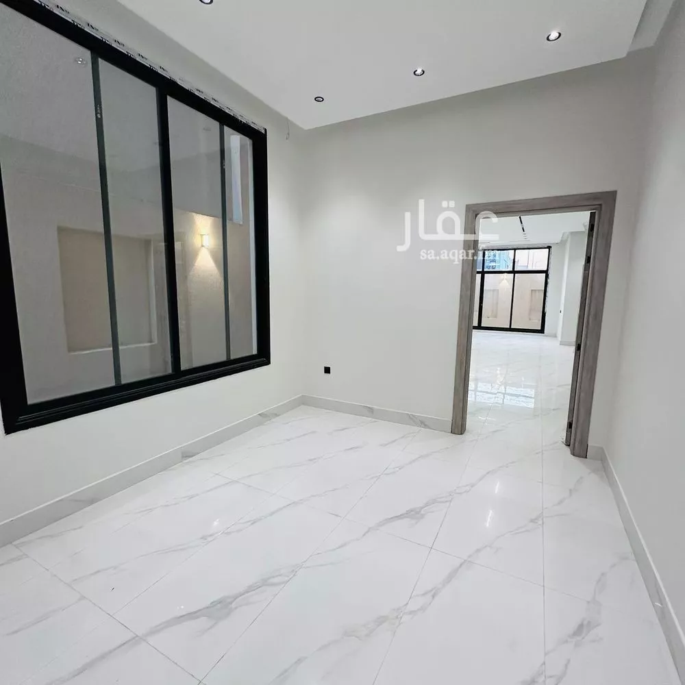 9 bedroom villa in Dhahrat Namar 10