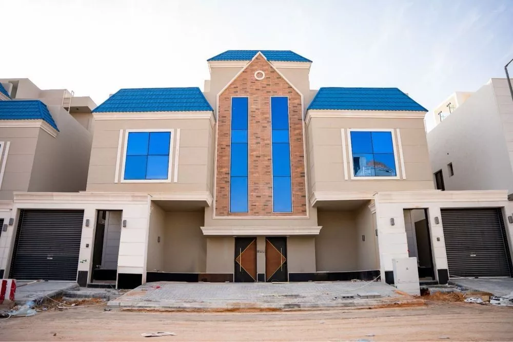 5 bedroom apartment in Al Janadriyah 4