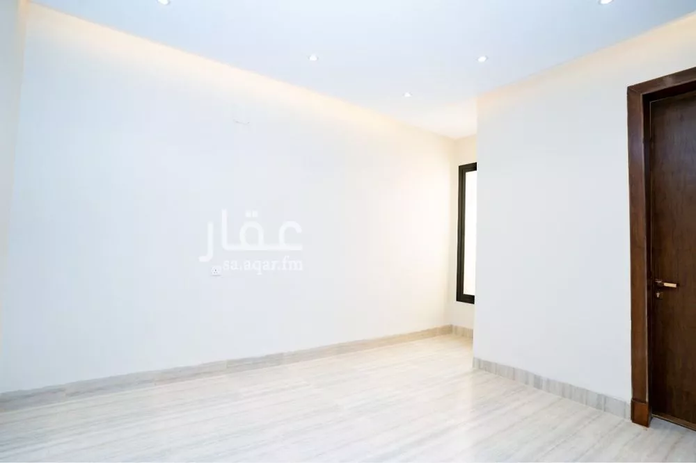 5 bedroom apartment in Al Janadriyah 6