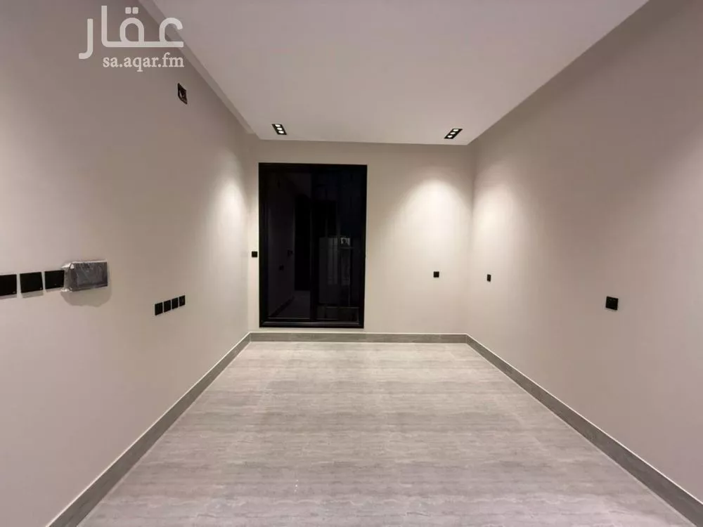 فيلا 5 غرف في العارض 2