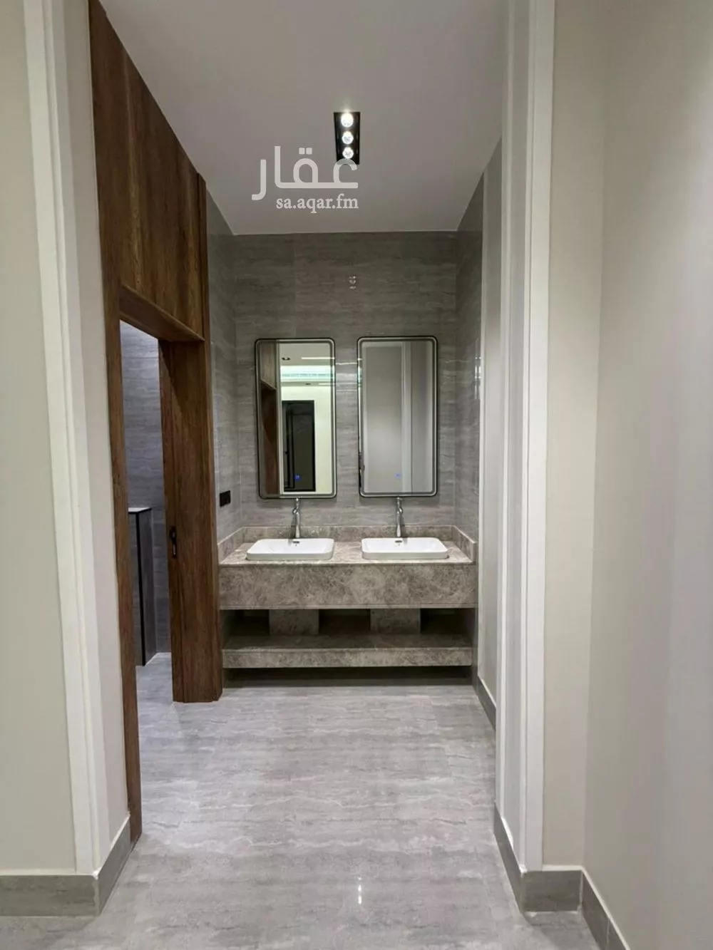 فيلا 5 غرف في العارض 15