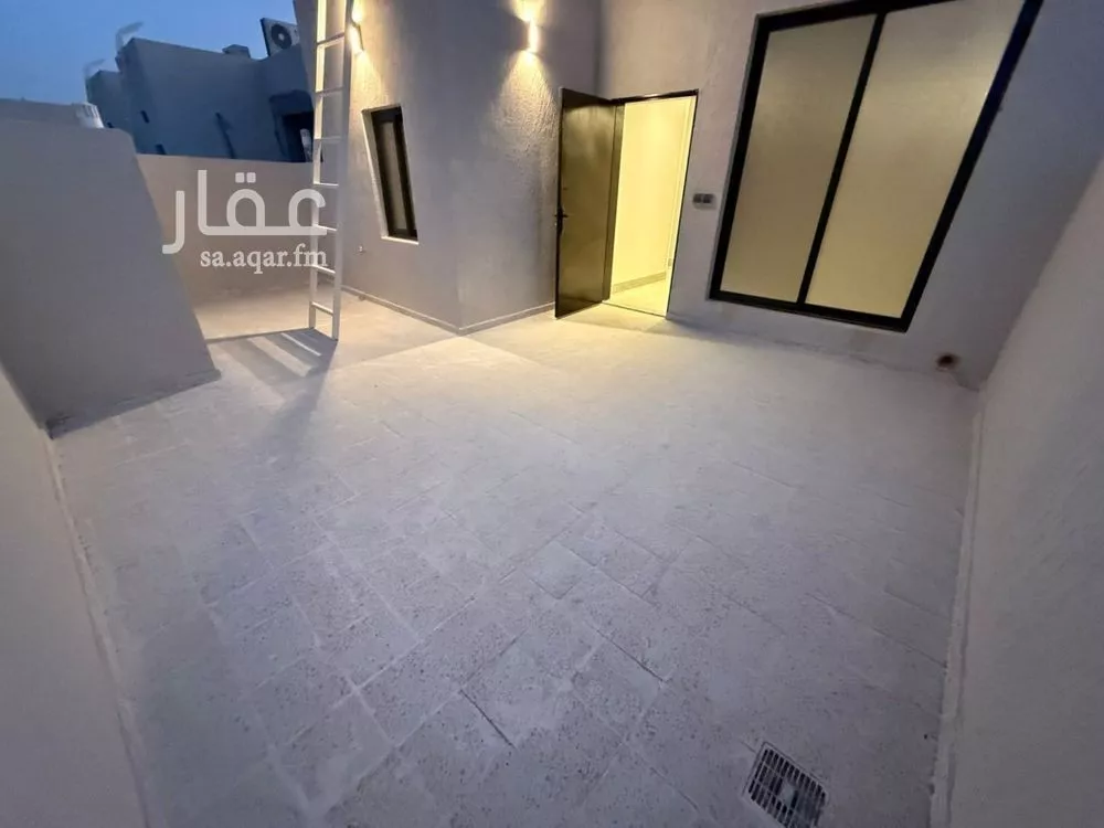 فيلا 5 غرف في العارض 18