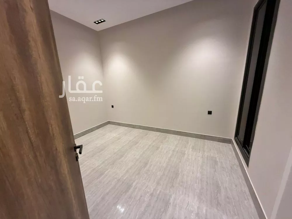 فيلا 5 غرف في العارض 19