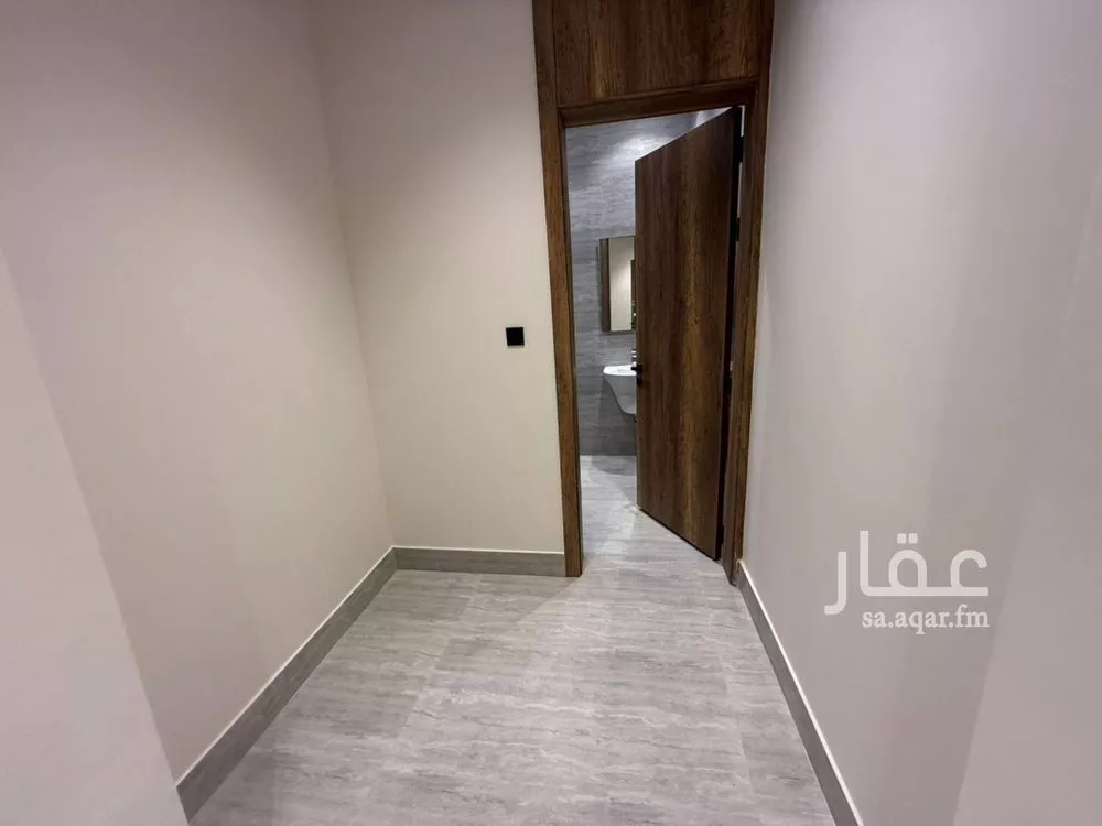 فيلا 5 غرف في العارض 20