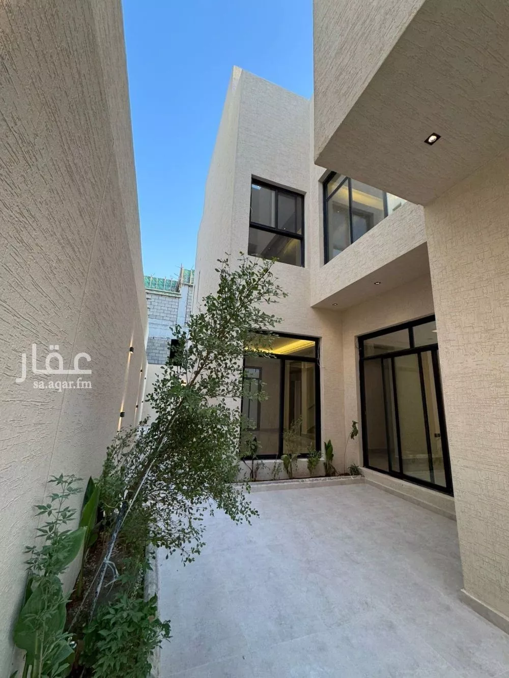 4 bedroom villa in Al Narjis 10