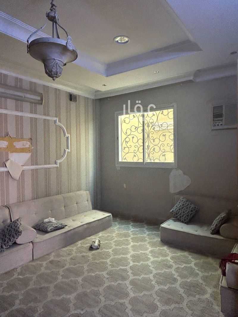 4 bedroom villa in As Suwaidi Al Gharabi, Riyadh 8