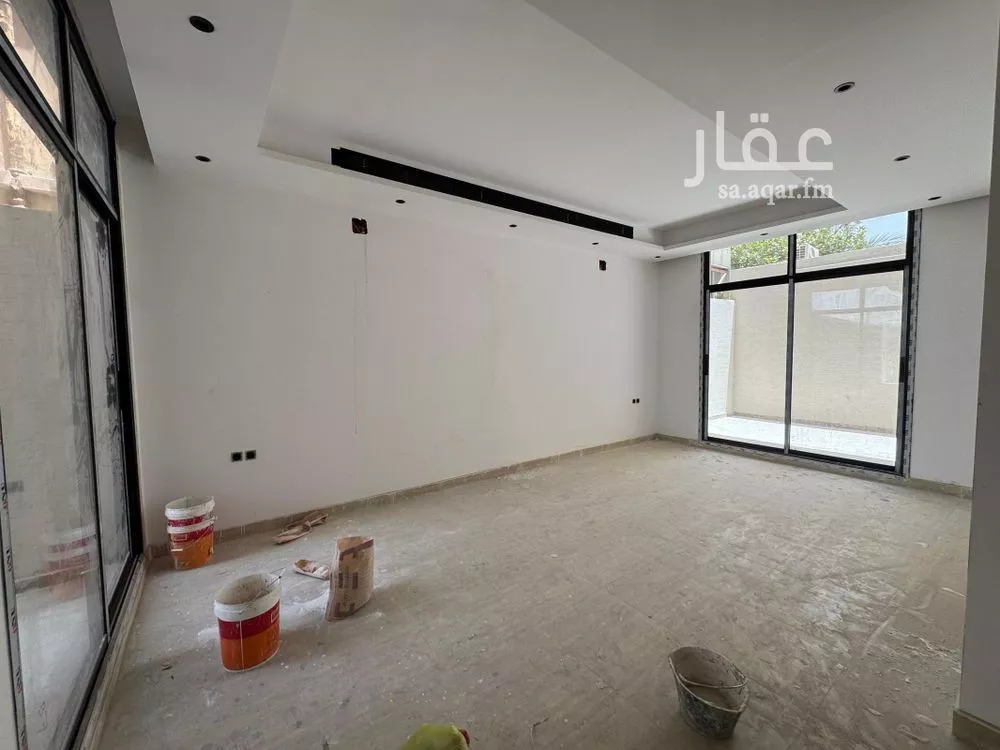 فيلا 6 غرف في الملك فيصل 12