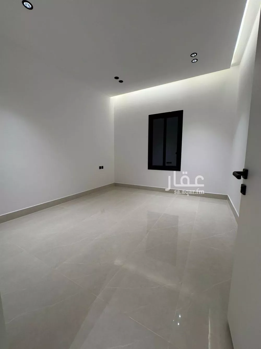 5 bedroom villa in Al Janadriyah 2