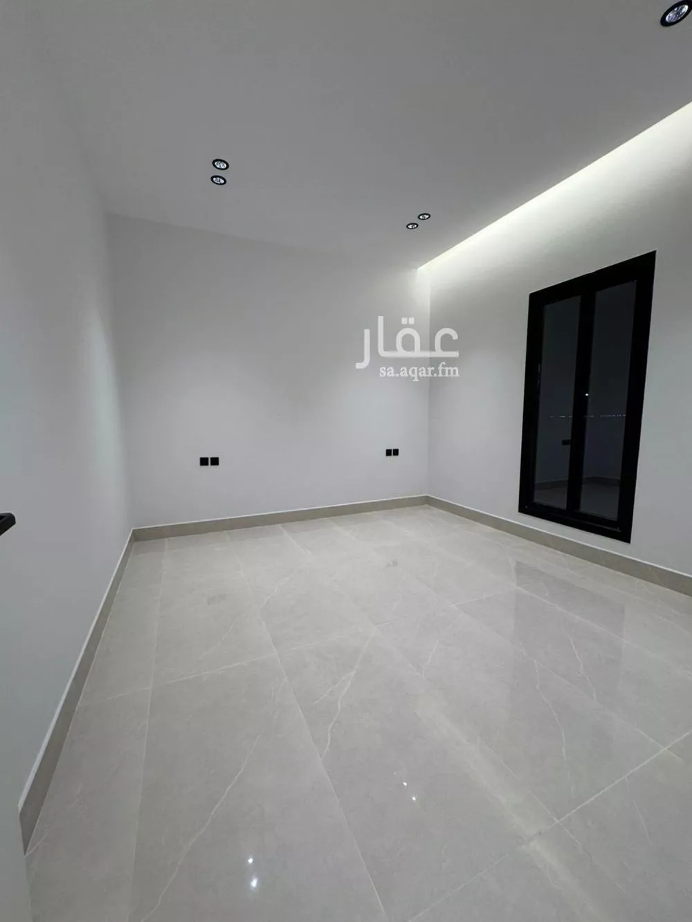 5 bedroom villa in Al Janadriyah 11