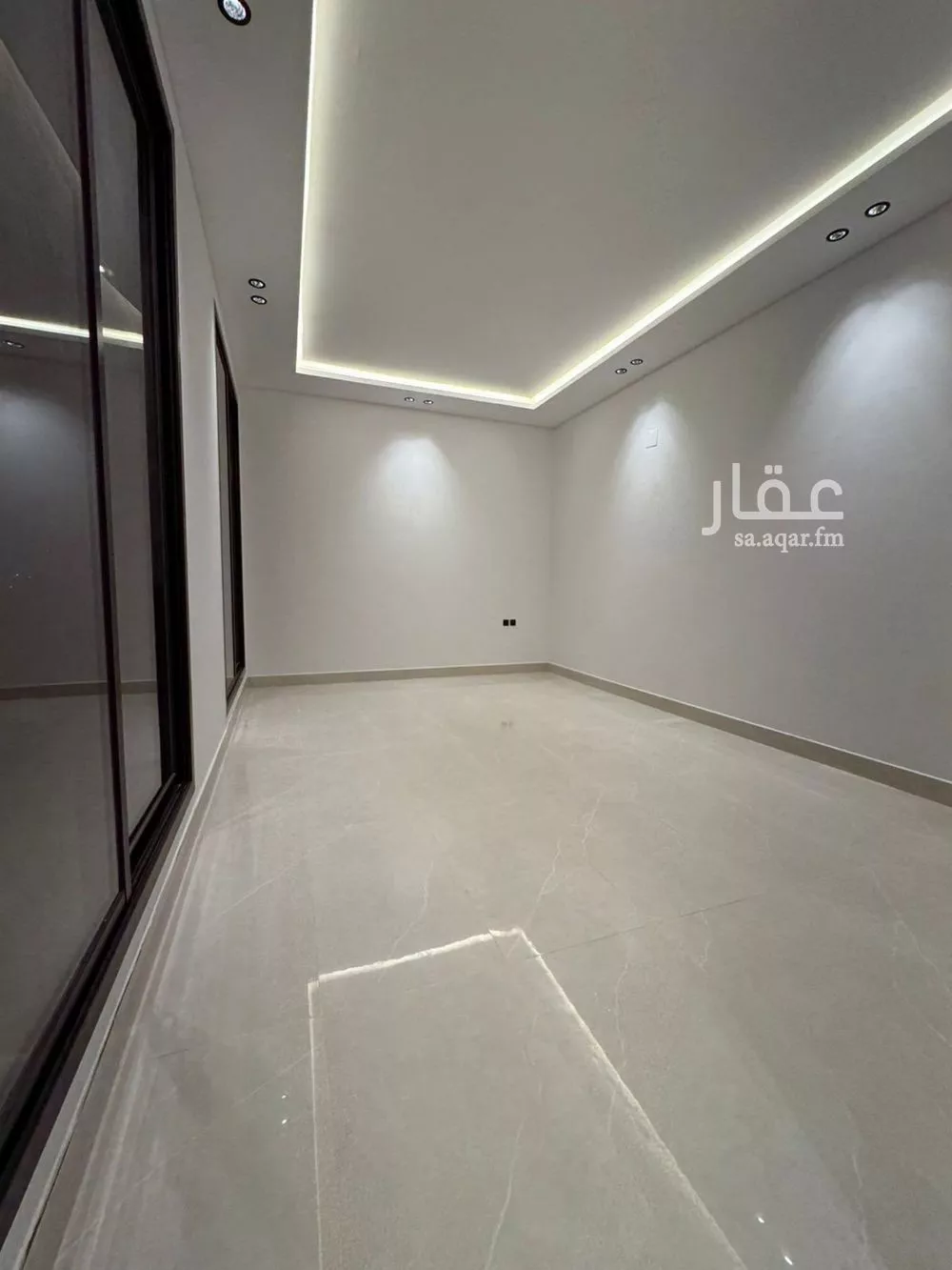 5 bedroom villa in Al Janadriyah 12