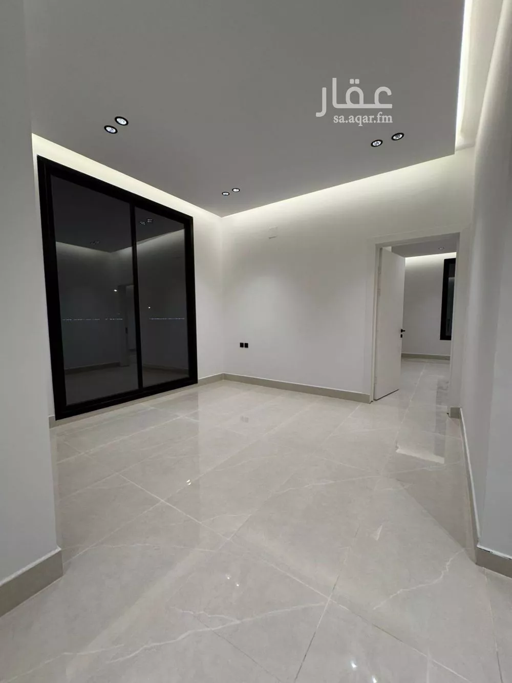 5 bedroom villa in Al Janadriyah 7