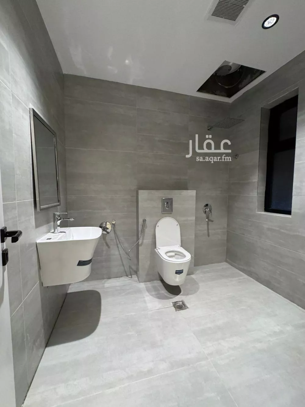 5 bedroom villa in Al Janadriyah 9
