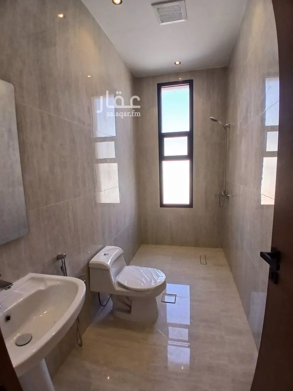 6 bedroom villa in Al Rimal 12