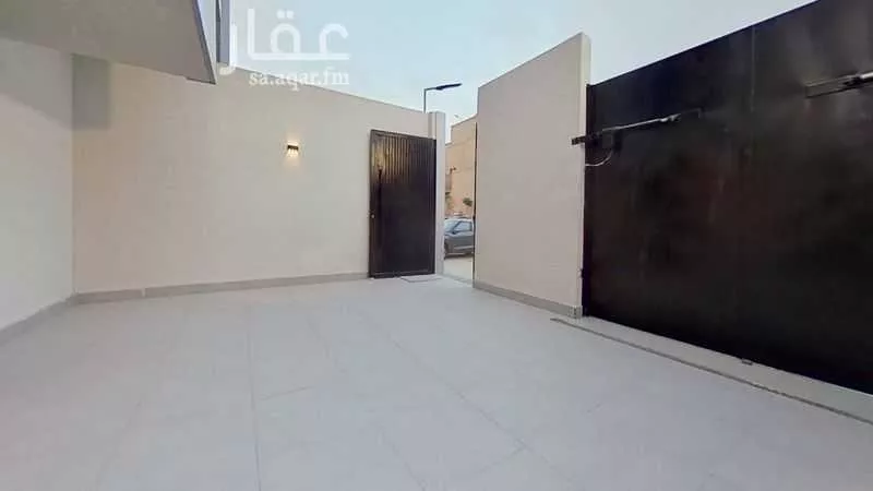5 bedroom villa in Al Aridh 9