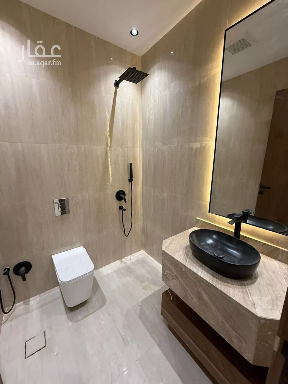 7 bedroom villa in Al Rimal 9