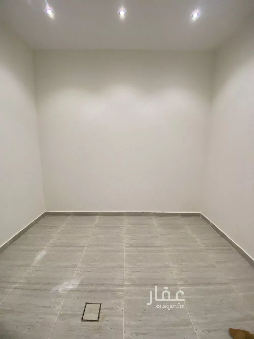 فيلا 5 غرف في عكاظ 11