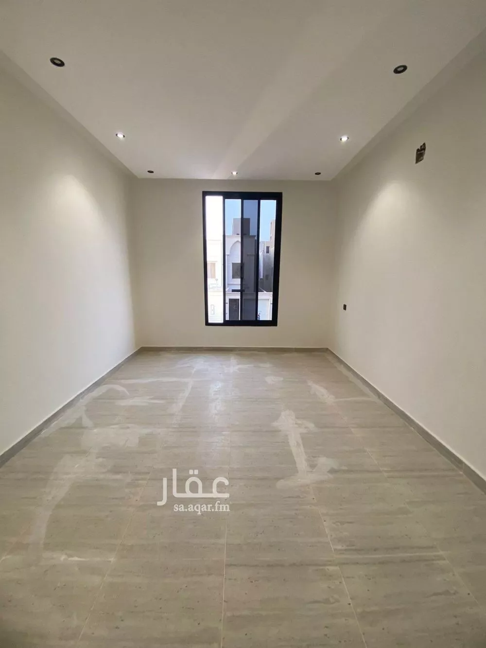 فيلا 5 غرف في عكاظ 12