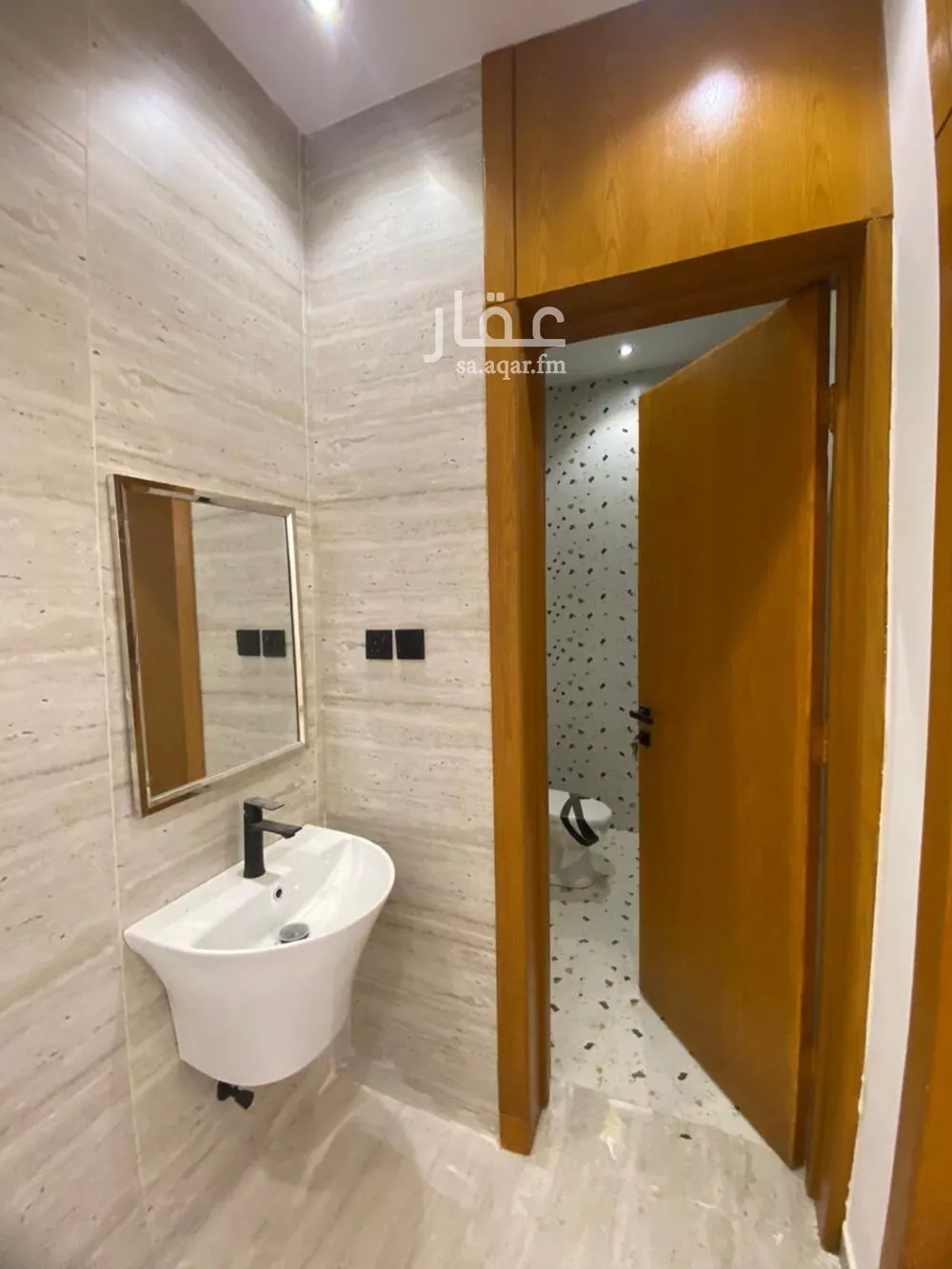 فيلا 5 غرف في عكاظ 17
