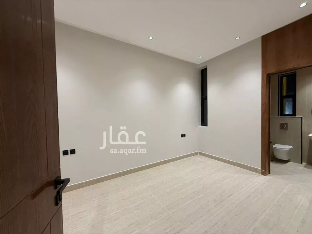 5 bedroom villa in Al Zahrah 17
