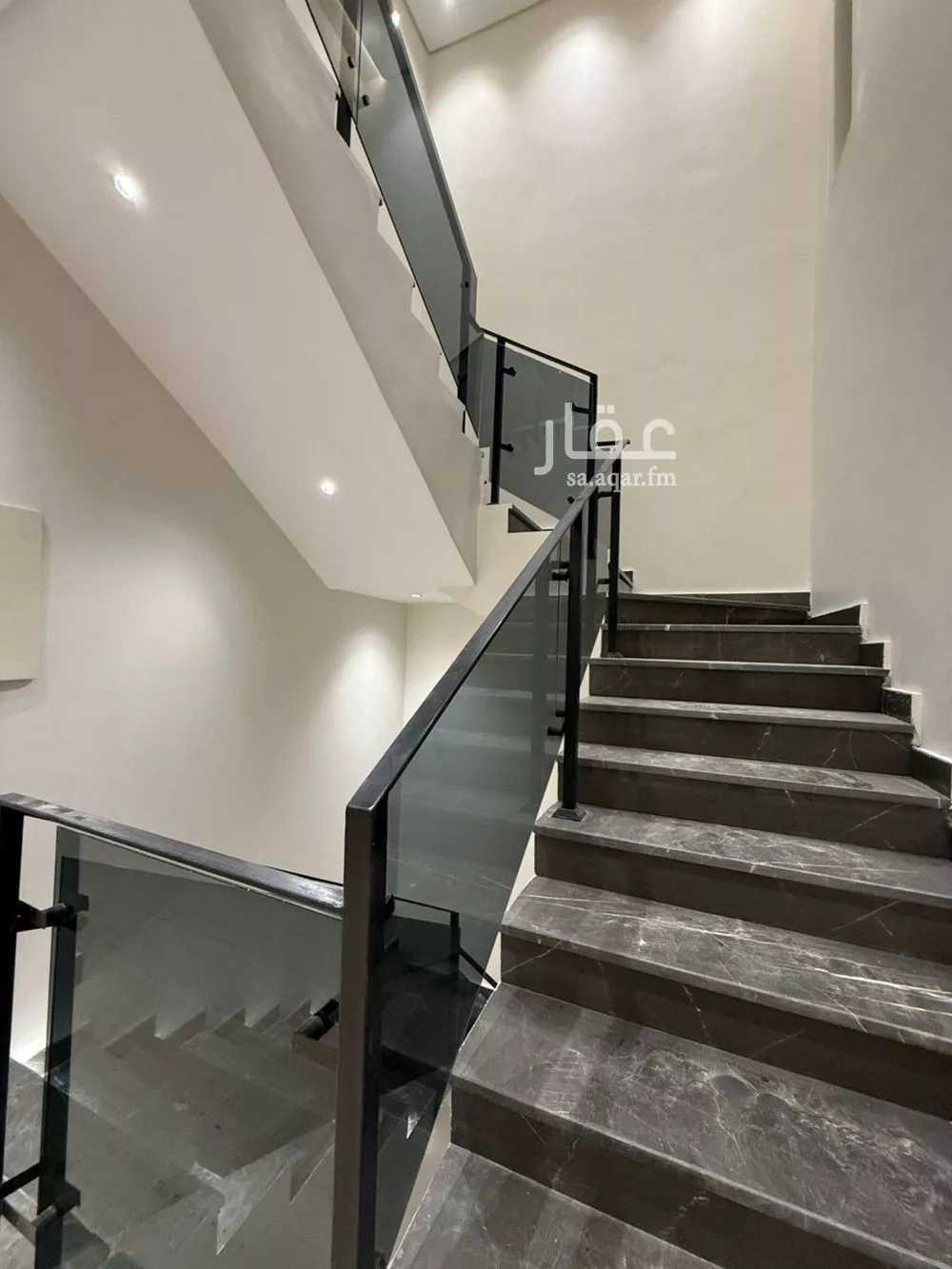 5 bedroom villa in Al Zahrah 19