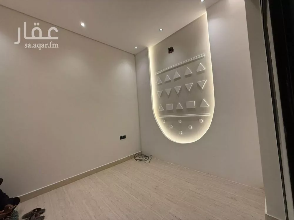 5 bedroom villa in Al Zahrah 3