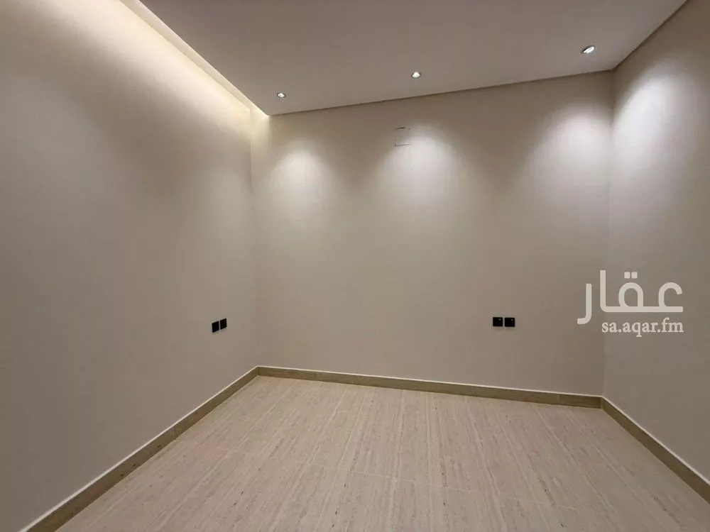 5 bedroom villa in Al Zahrah 23