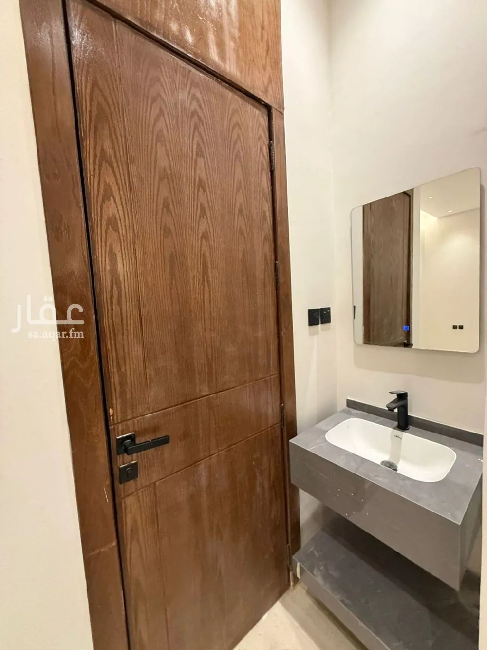 5 bedroom villa in Al Zahrah 6