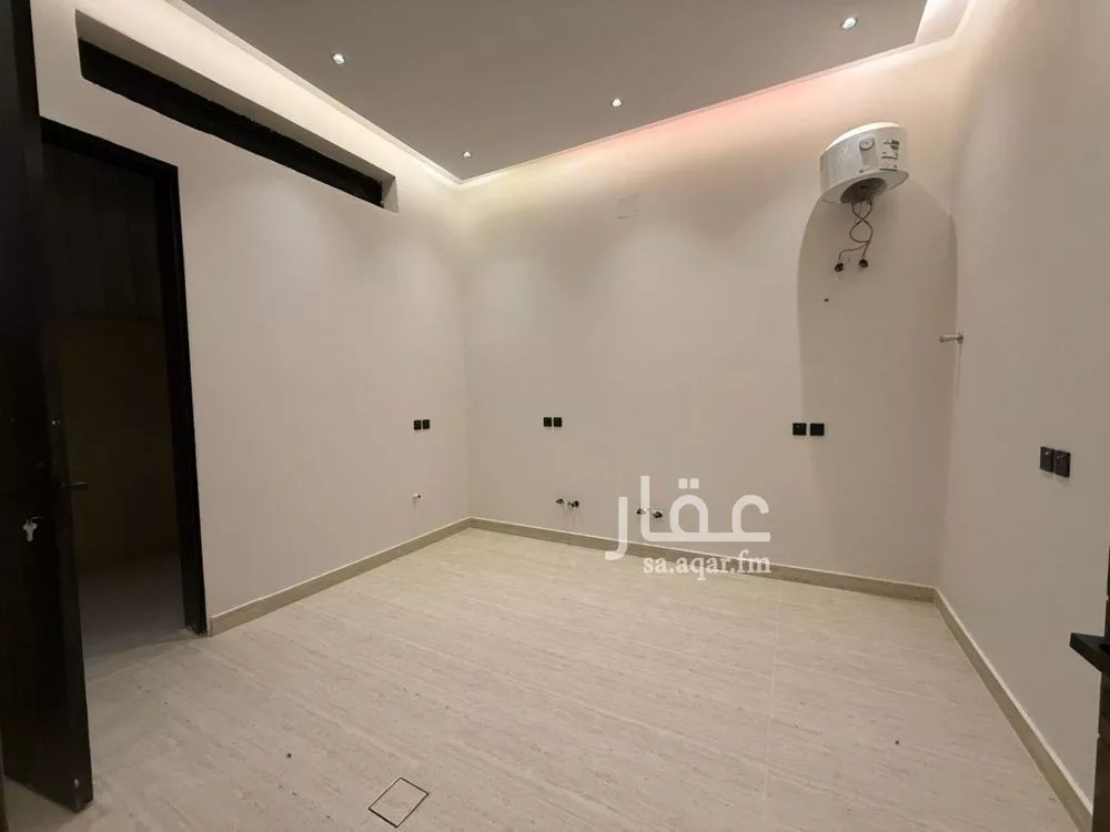 5 bedroom villa in Al Zahrah 7