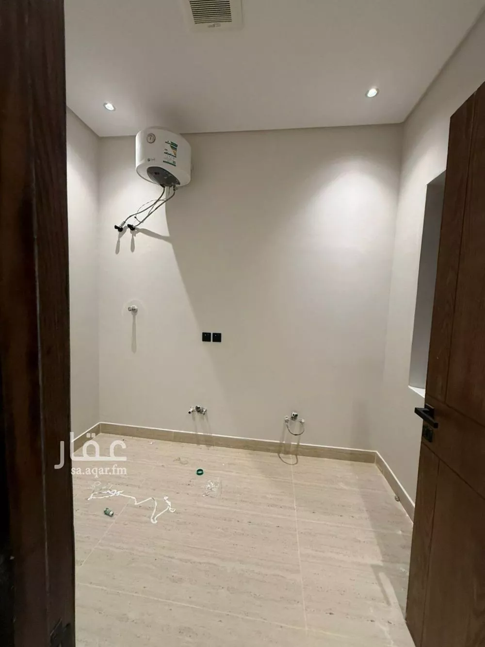 5 bedroom villa in Al Zahrah 8