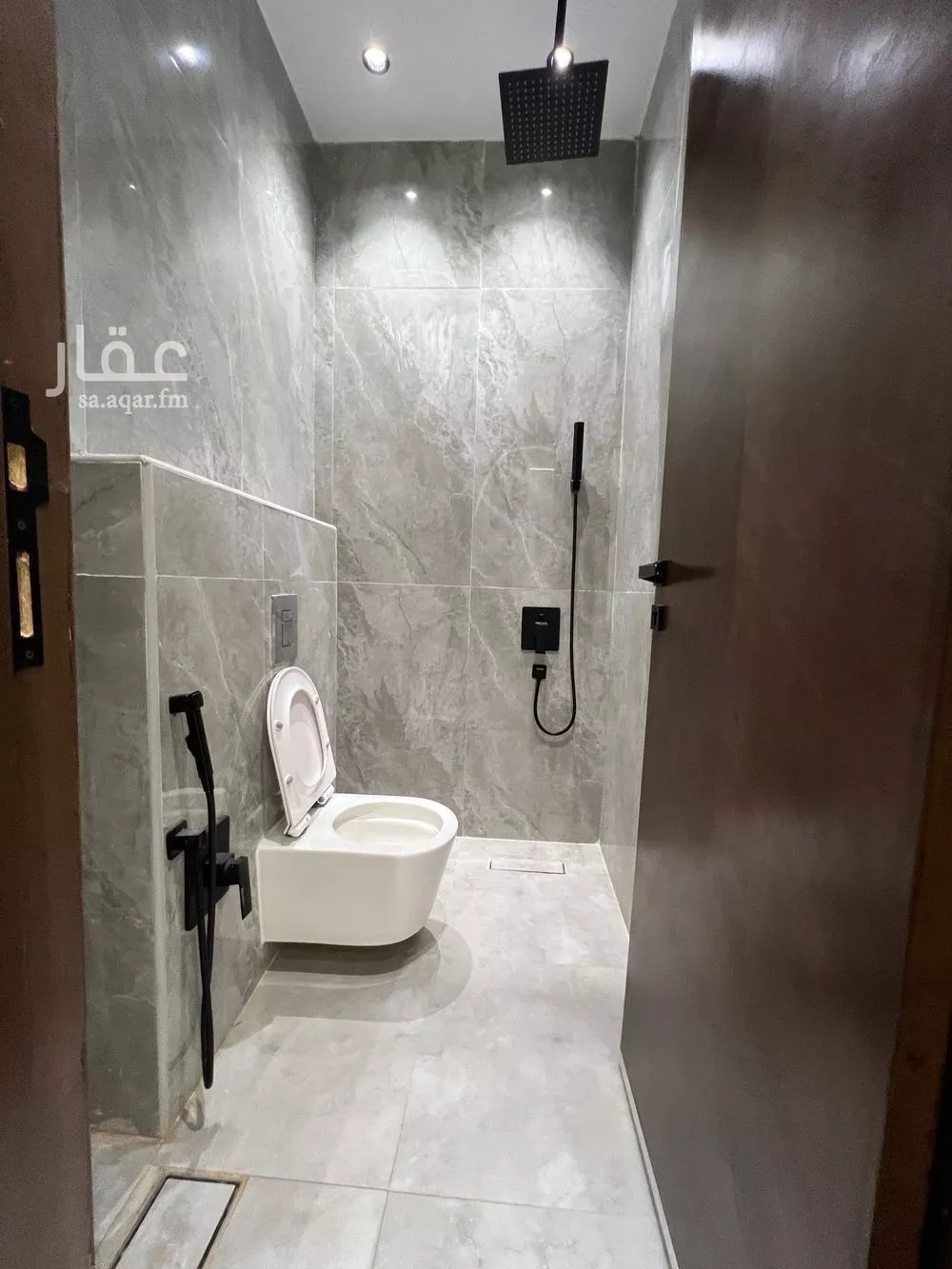 5 bedroom villa in Dhahrat Laban 11